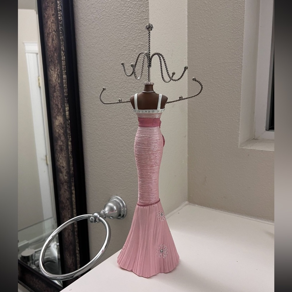 Necklace holder stand